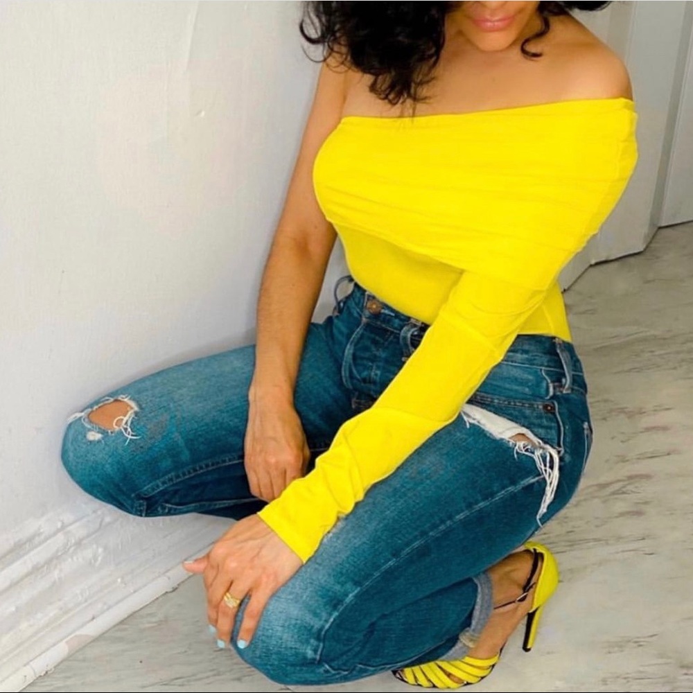 One shoulder top